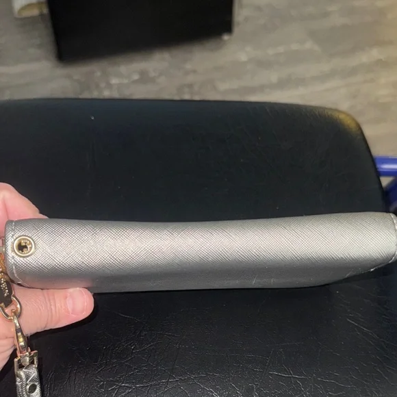 Dasein Elegant Gold Zip Around Full Size Wristlet NWOT - Picture 12 of 16